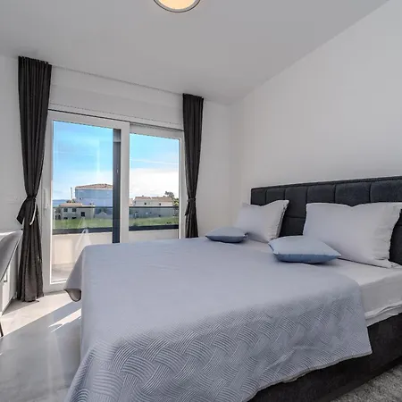 Karlo Zadarvillas 别墅 *