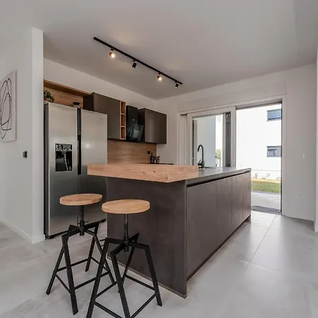 Karlo Zadarvillas 普利拉卡