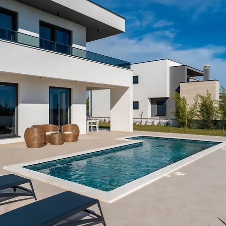 Karlo Zadarvillas Privlaka (Zadar)