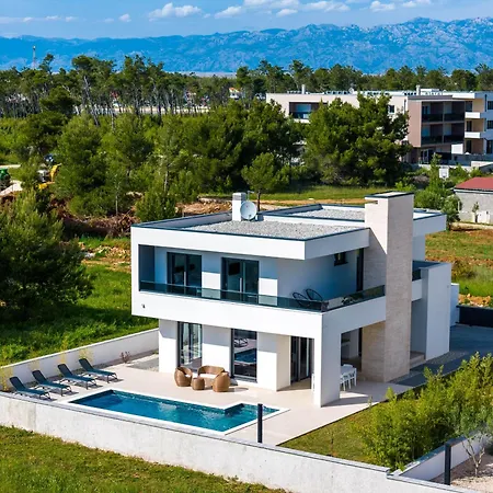 Karlo Zadarvillas Villa