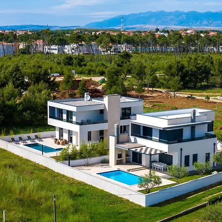 Karlo Zadarvillas 别墅 *