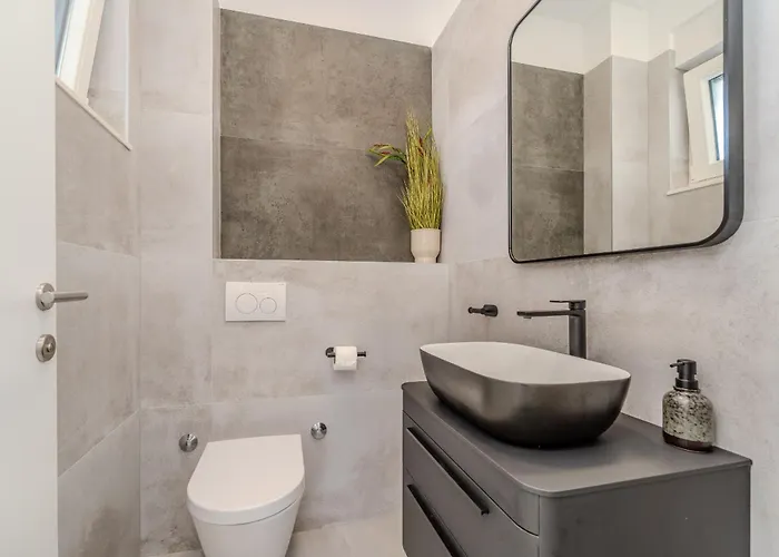 Karlo Zadarvillas * Привлака